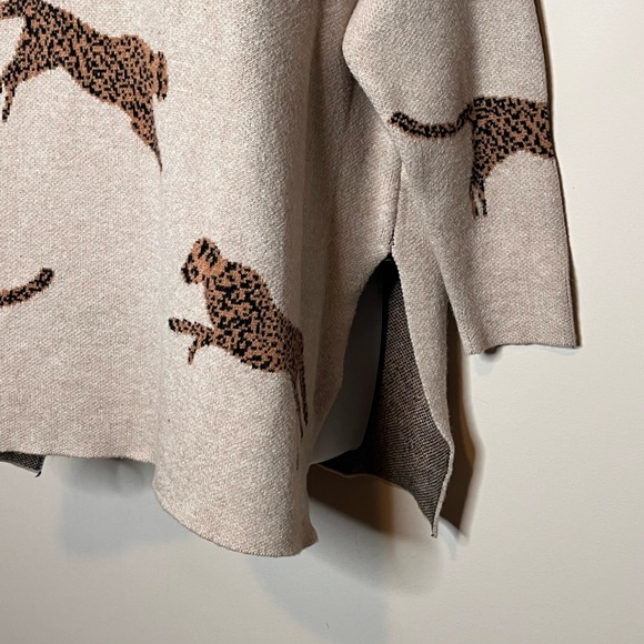 NOC leopard animal print tan oversized tunic sweater size small novelty - Picture 4 of 6